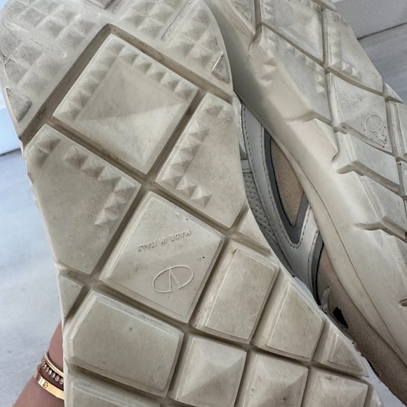 Valentino Garavani Lace-up Sneakers Sz 40 White Beige Suede Rubber Shoes - Picture 13 of 13